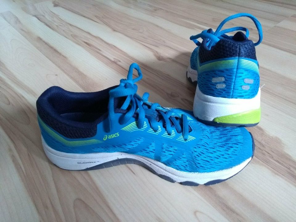 Asics Turn- und Laufschuhe in Landau in der Pfalz