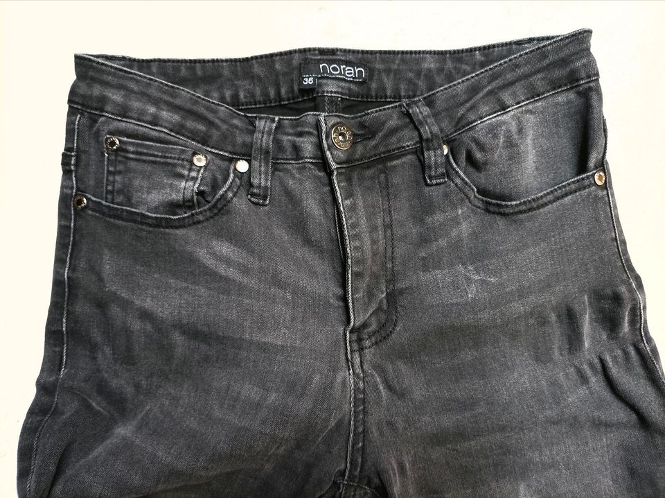 Stretch Skinny Jeans, Gr.36, schwarz in Oberhausen