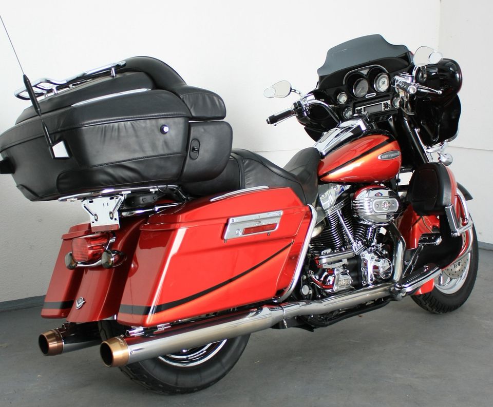 Harley-Davidson FLHTCUSE 2 CVO Sreamin' Eagle E-Glide Ultr. Clas. in Meinerzhagen