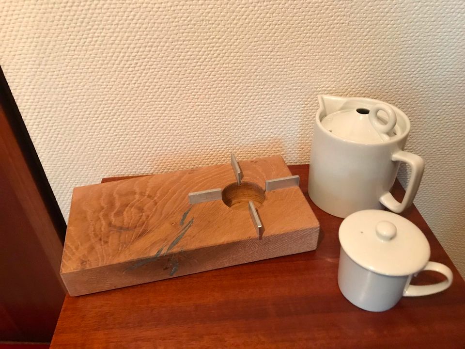 Teeset  Stövchen aus Holz Teekanne Teetasse in Tamm