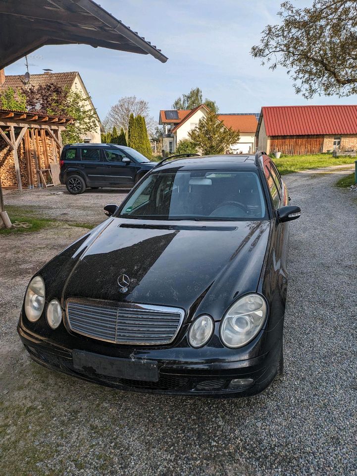 Mercedes Kombi in Wilhelmsdorf