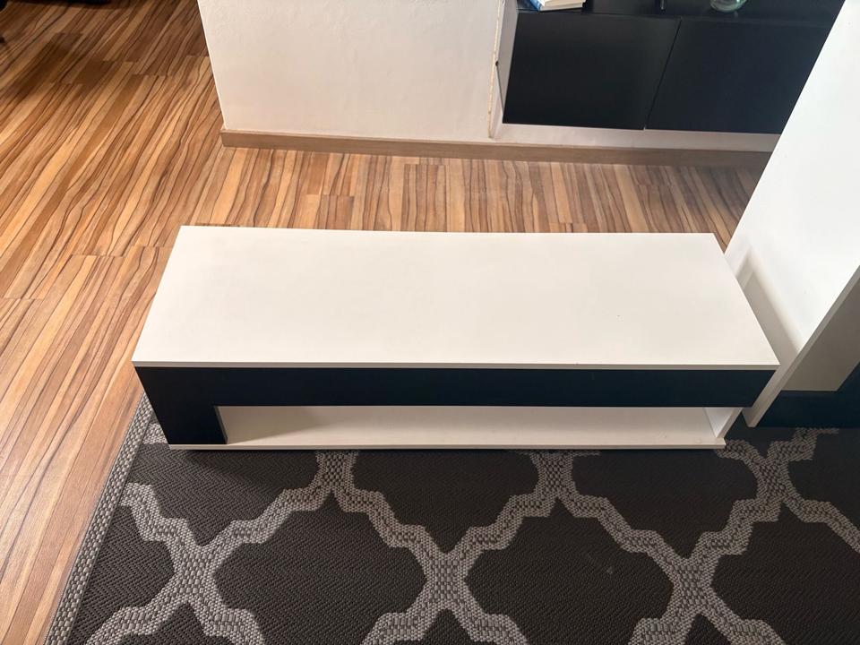 TV Lowboard mit Hängeschrank (rechts) in der Farbe schwarz weiß in Fürth