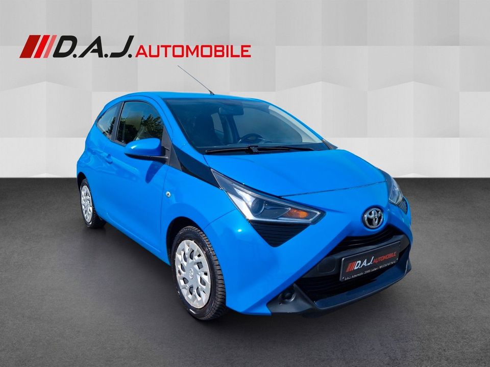 Toyota Aygo 1.0 x-play 3-türer / Klima Bluetooth ZV in Laatzen