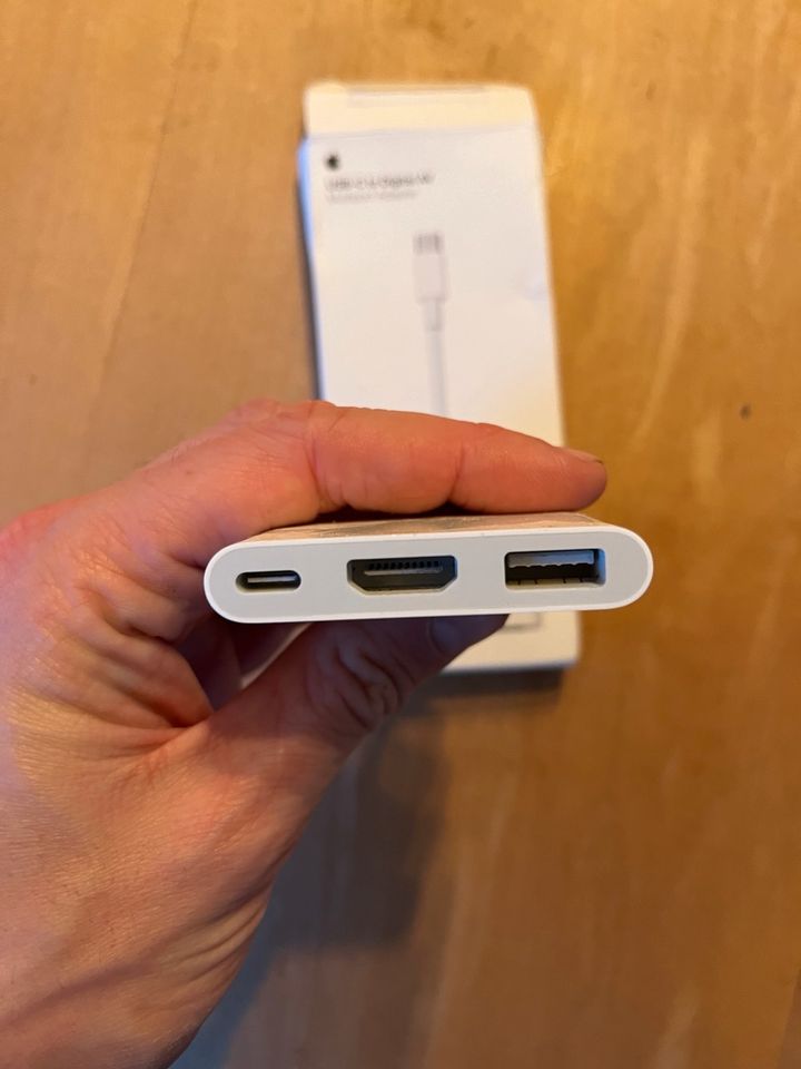 USB‑C Digital AV Multiport Adapter in Kiel