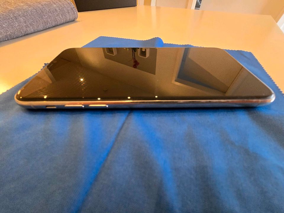 Iphone 11 pro Max Gold 64GB in Wuppertal