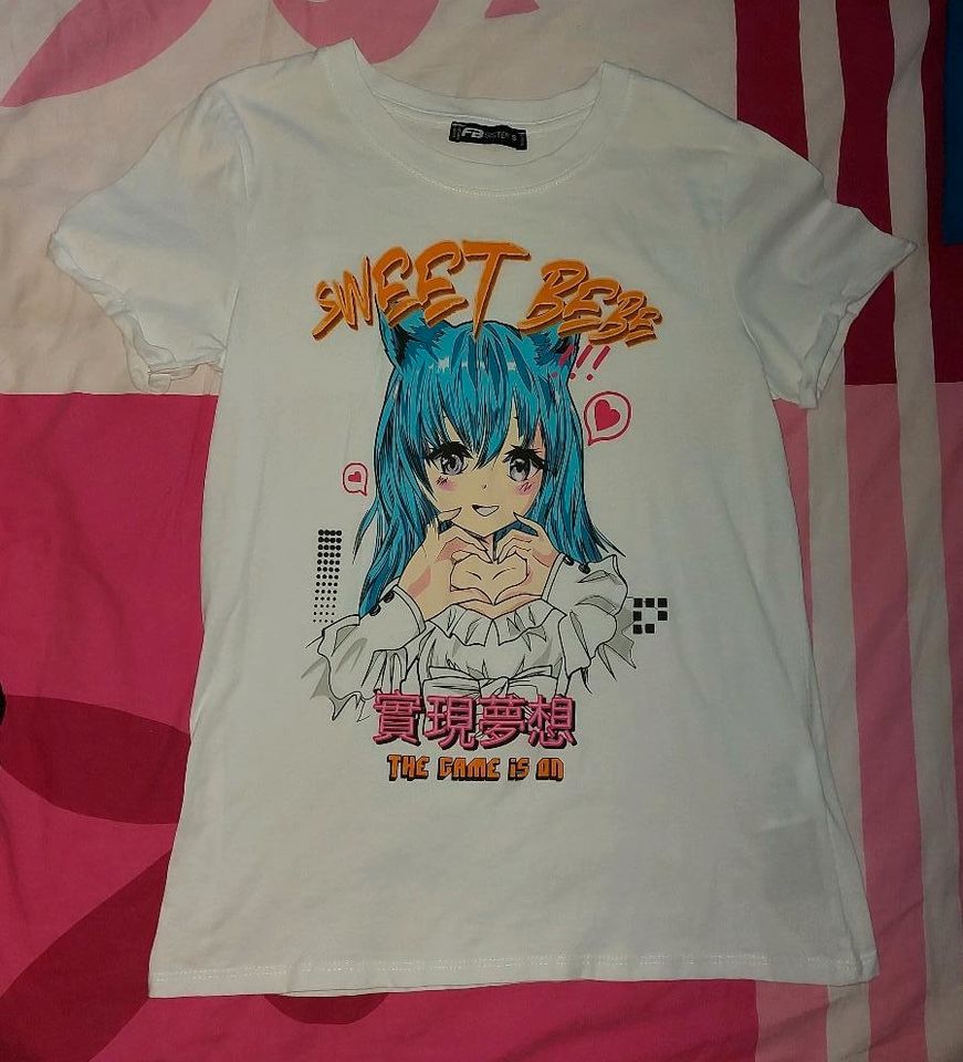 FB sister - tshirt // gr.S "Anime" in Berlin