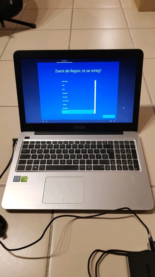 ASUS Laptop R558U in Waldkirch
