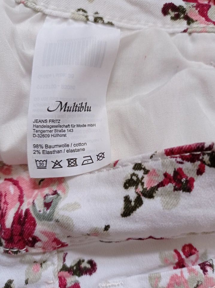 Multiblu 3/4 Sommerjeans floral Rosen weiß beere altrosa 38 in Flensburg