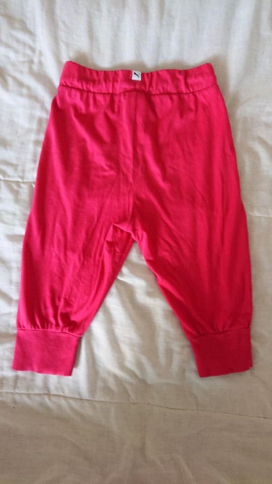 Dreiviertel Sporthose * pink * puma * Gr. 128 in Glashütten