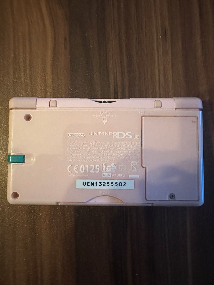 Nintendo DS lite pink + Ladekabel in Grevesmuehlen