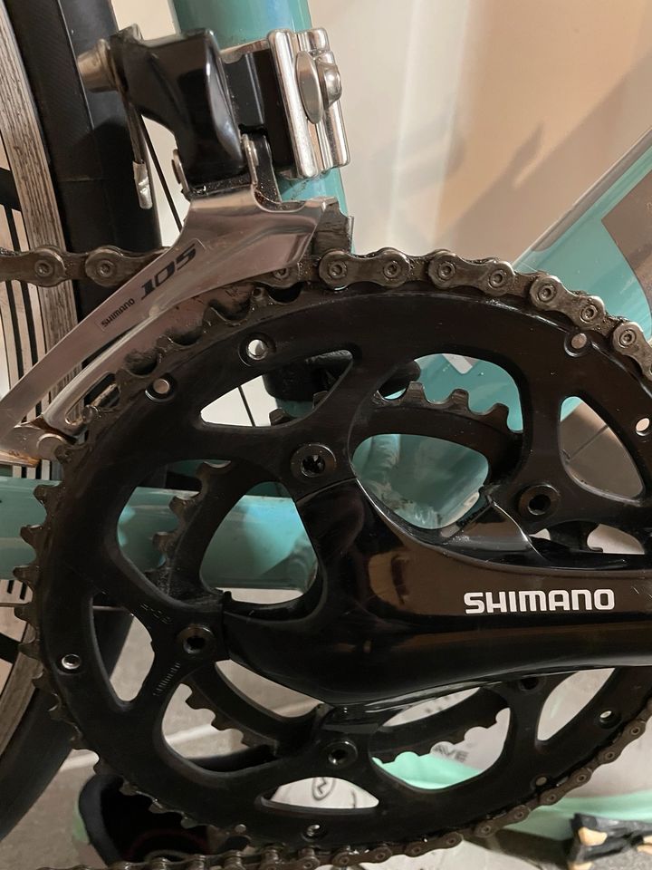 Bianchi Rennrad Shimano 105 wie neu via Nirone in Stadtbergen