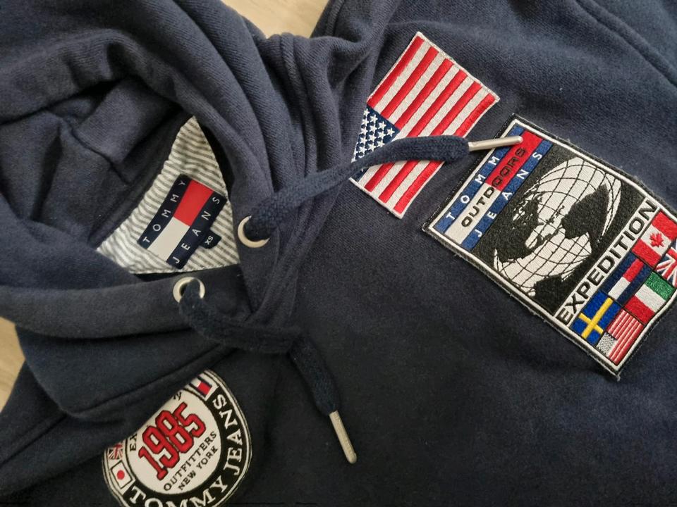 Tommy jeans expedition outfitters discount