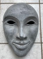 Große Maske Kopf Gesicht aus Beton Zement Nordrhein-Westfalen - Kamp-Lintfort Vorschau