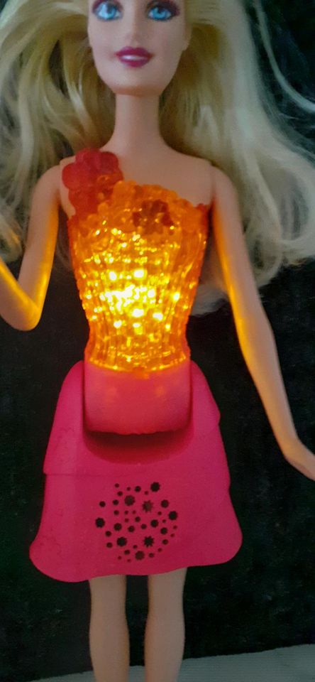 Barbie Puppe mit Licht und Sound in Grafenau