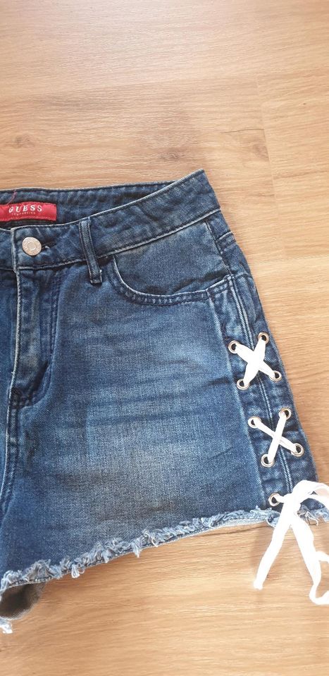 Guess Jeans Shorts Hot Pants Gr. XS in Stadtsteinach