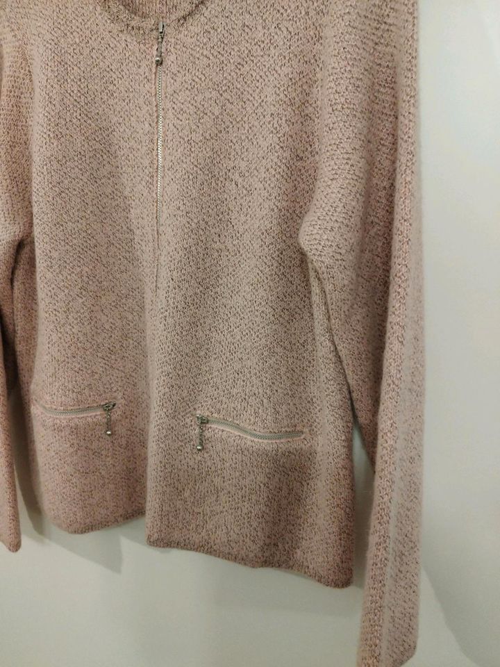 Neu Strickjacke Weste Jäckchen Atelier Gr. 20 rosé in Trebgast