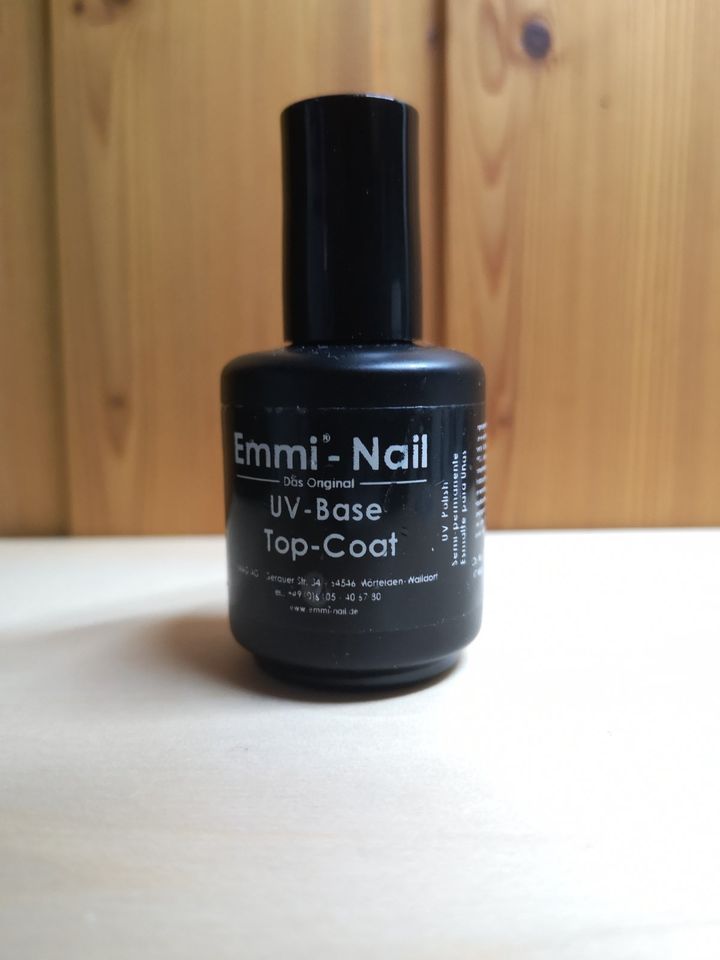 Emmi Nail UV Lack Base + Top Coat in Wilgartswiesen