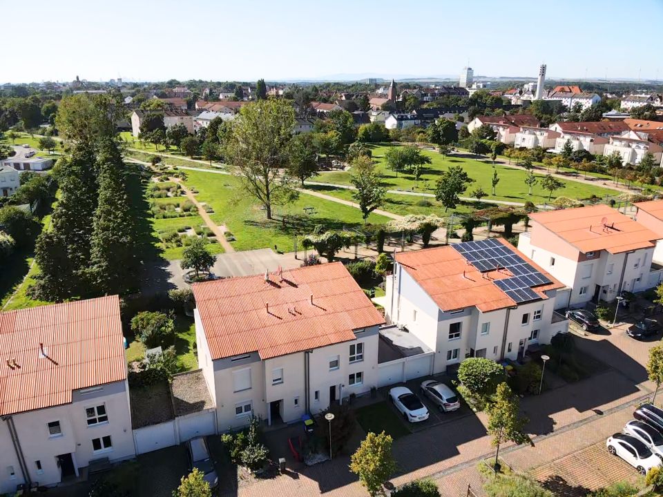 Wohntraum in den Francois-Gärten: Elegantes Reihenhaus in Hanau mit idyllischem Garten in Hanau