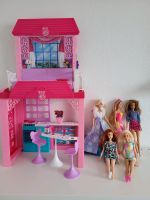 Kleines Barbiehaus und 5 Barbiepuppen Nordrhein-Westfalen - Velbert Vorschau