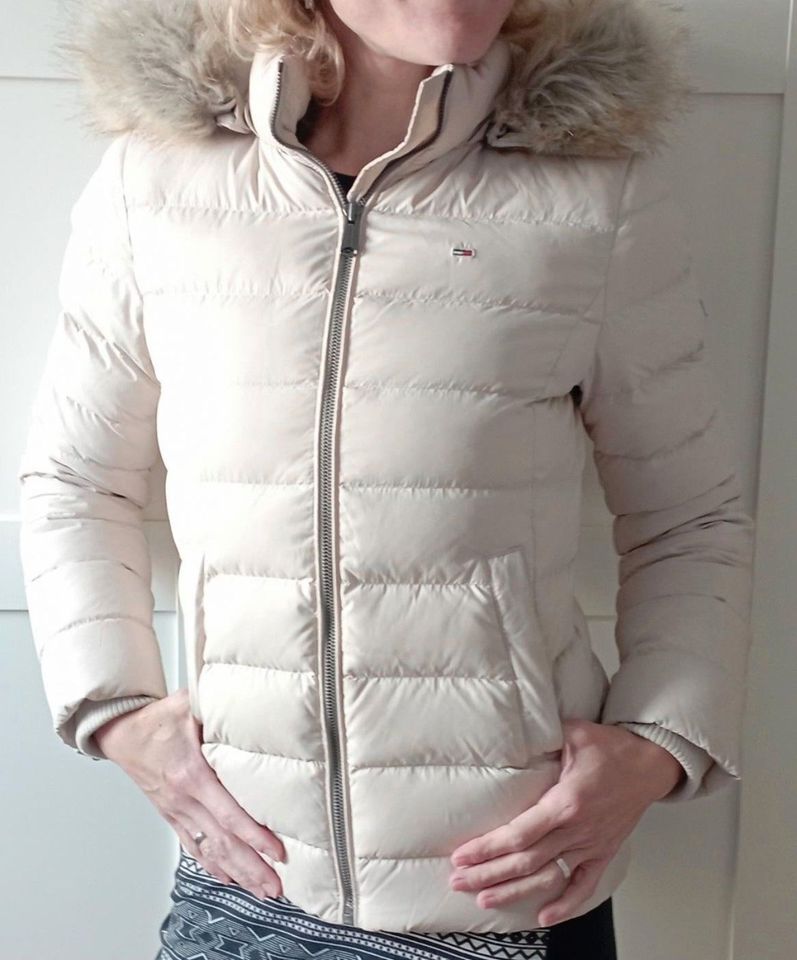 Tommy Hilfiger Damen Winter Jacke Steppjacke Kapuze Kunst Fell in Bodenheim