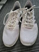 Adidas Sneaker in Größe 40 2/3 Niedersachsen - Helmstedt Vorschau