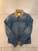 Jacken Blazer Jacke Esprit Jeansjacke Lederjacke verschiedene Nordrhein-Westfalen - Oberhausen Vorschau