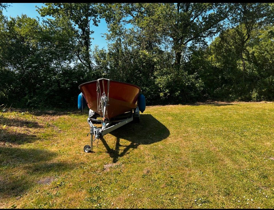 Großes Mehrzweck Boot/ Rettungsboot in Wrohm