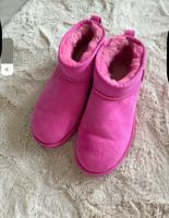 UGG Boots Schuhe pink ausverkauft Gr.39 Wandsbek - Hamburg Sasel Vorschau