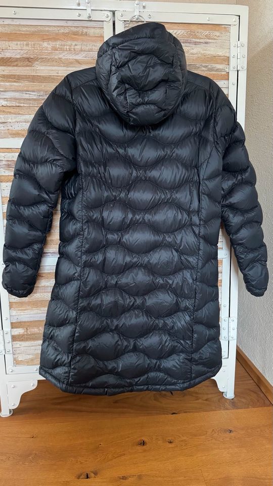 PEAK PERFORMANCE W HELIUM DAUNEN MANTEL PARKA - NEU - NP 320€ in Holzkirchen