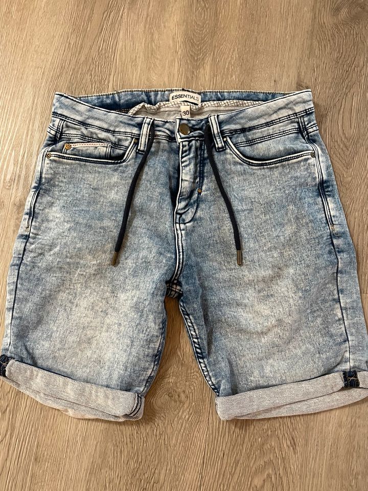 Jeans kurz Größe 30 in Selb