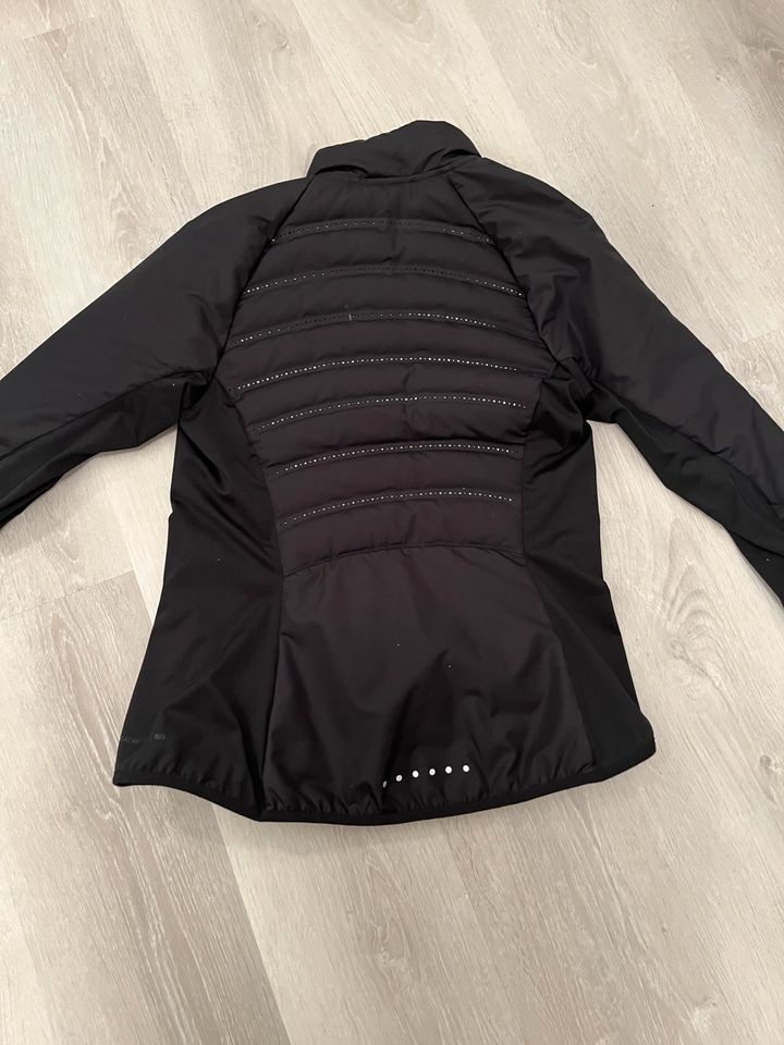 Nike Women Aeroloft/Sport-Jacke schwarz (Gr. XS) in Soltau