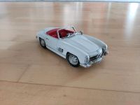 Modellauto Mercedes Benz 300 SL scale 1/18 Hessen - Wölfersheim Vorschau