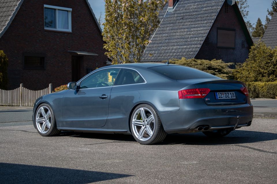 Audi S5 B8 V8 4.2 FSI Quattro Coupé ACC / H&R / AHK / S4 A5 A4 A6 in Kiebitzreihe