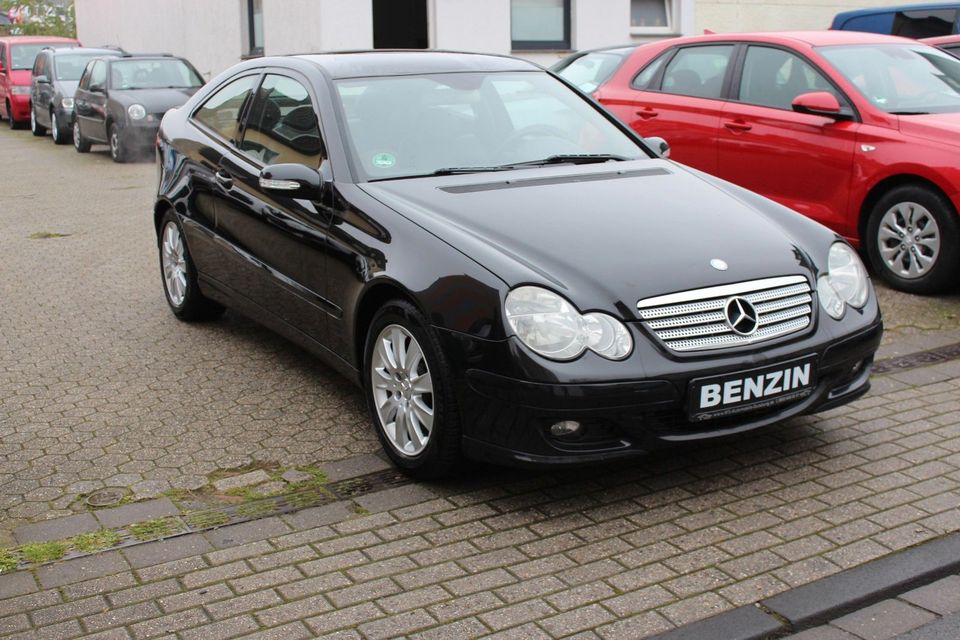 Mercedes-Benz C 200 Sportcoupe Kompressor/Navi/Leder/ in Duisburg