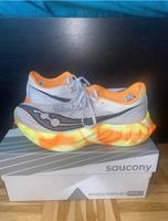Saucony Laufschuh Endorphin Pro 4 München - Maxvorstadt Vorschau