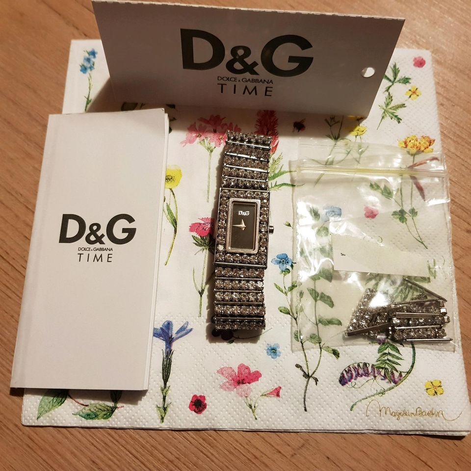 D&G Damenuhr Uhr Schmuck Armband Strass Glitzer Time Jewels in Horgenzell