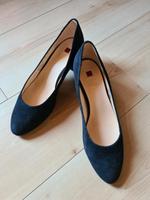 Högl Pumps Leder-Schuh modischer Absatz dunkelblau 37,5 4 1/2 neu Bayern - Oberhausen Vorschau