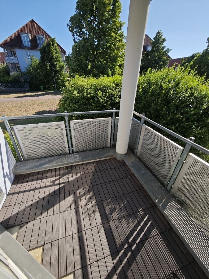 / frisch renoviert * 2-Raum Wohnung mit Balkon und TG-Stellplatz / in Schkeuditz