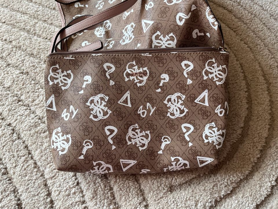 Guess Tote Handtasche Shopper Vikki in Wickede (Ruhr)