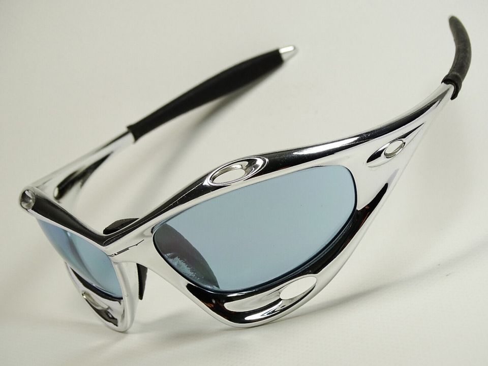 Oakley Racing Jacket Chrome Blue Sonnenbrille UNRELEASED Romeo in Hamburg