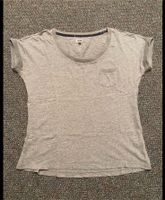 Damen Hilfiger Denim T-Shirt grau/Silber Gr.M Brandenburg - Potsdam Vorschau