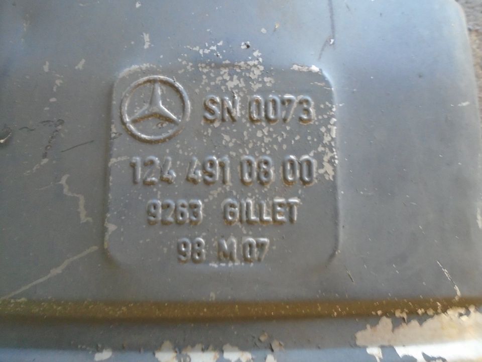 Mercedes-Benz 280E  Endschalldämpfer 1244910800 in Albersdorf