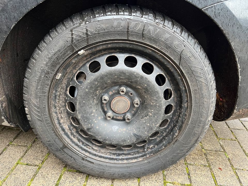 4 Winterräder Winterreifen Dunlop auf Stahlfelgen 6 1/2 Jx 16 H2 in Krefeld