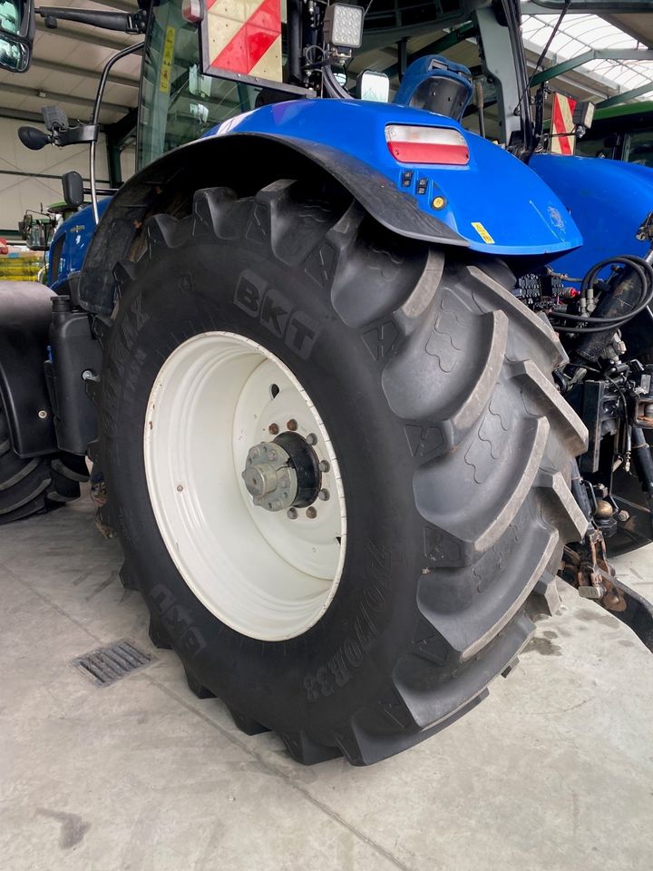 New Holland T7270 in Titz