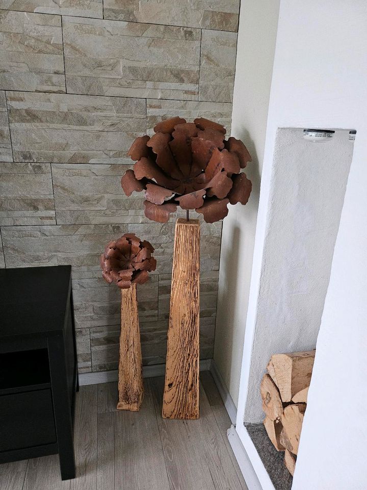 Rostdeko Rostblumen Holzdeko mit Rost für innen Terasse in Bad Kötzting