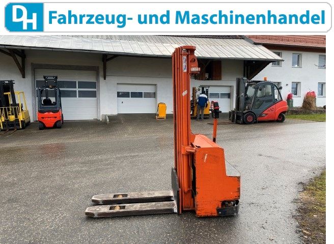 Hochhubwagen Lafis 2000Kg Triplex 465cm Batterie2019 Gabelstapler in Unterwaldhausen