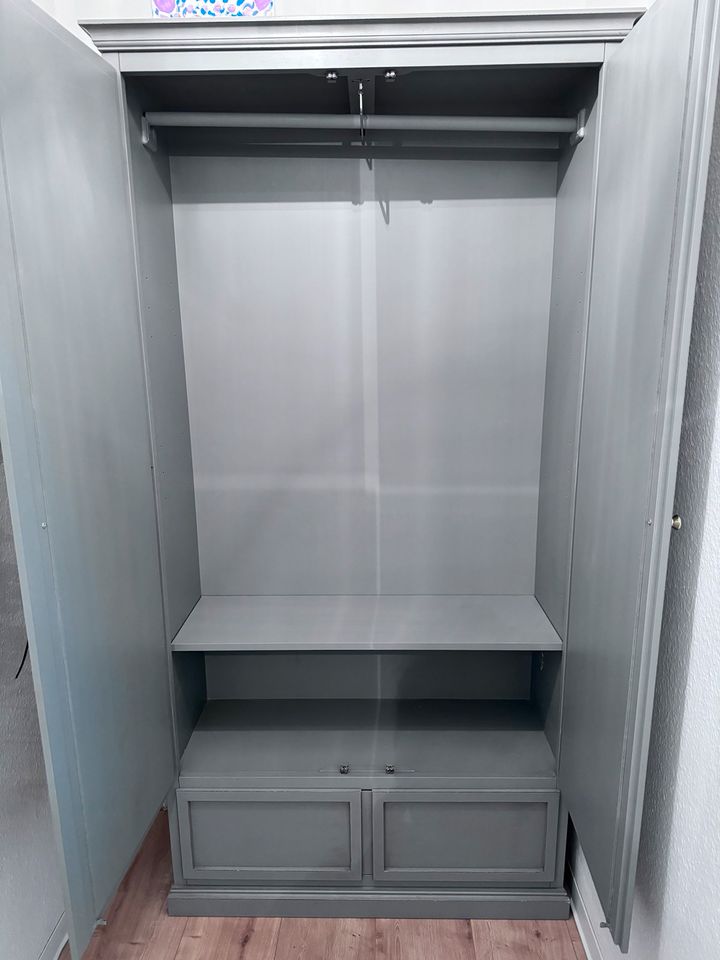 Shabby Chic Kleiderschrank NP 1.600€ in Berlin