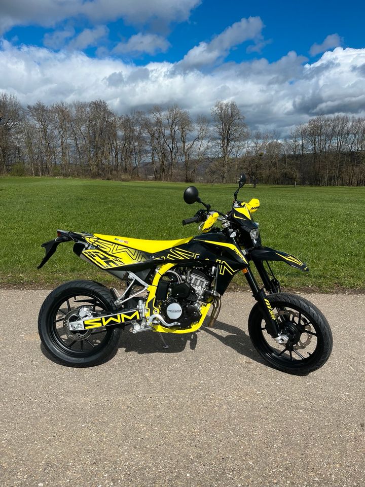 SWM SM 125 R *2024*NEUFAHRZEUG*LED*ABS*SUPERMOTO*NO FANTIC,BETA, in Geislingen an der Steige