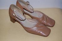 Wie NEU Pumps Schuhe Sandalen Damen braun Gr. 40 Sachsen-Anhalt - Thale Vorschau