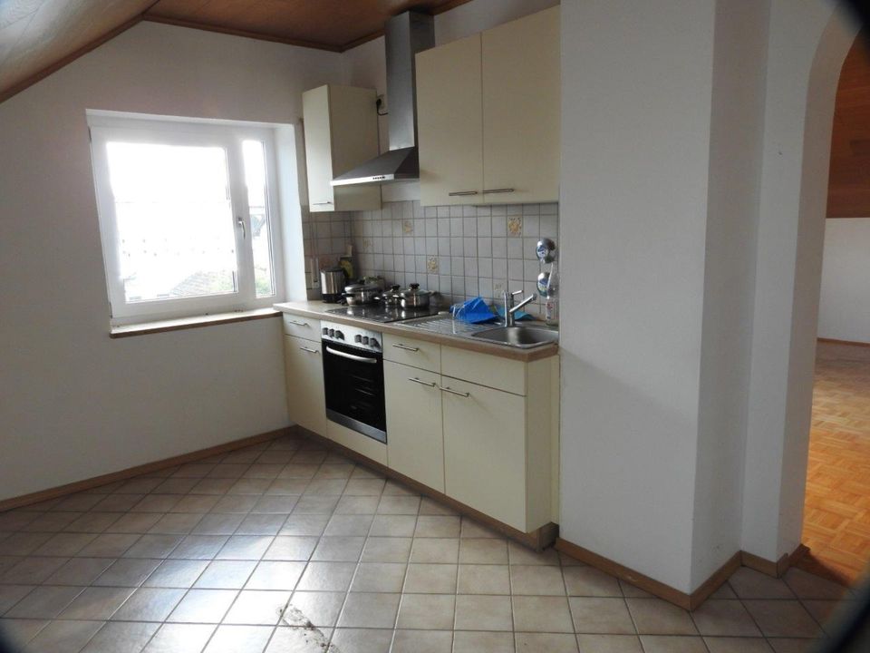 3ZKB Stadt, Schwabelweis, neu renoviert, Gäste-WC, EBK, 2. OG in Regensburg